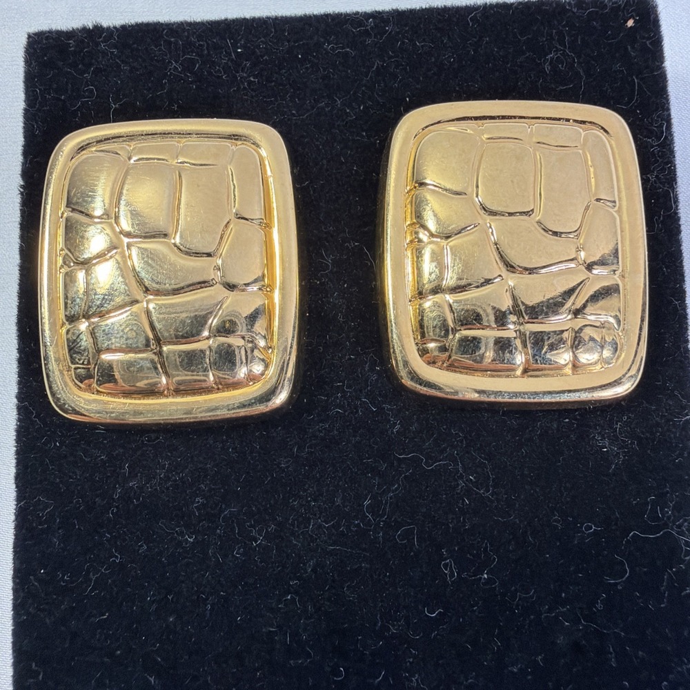 VINTAGE NEW 1989 ALLIGATOR STYLE PIERCED EARRINGS BY AVON GRANNY CORE DEAD STOCK